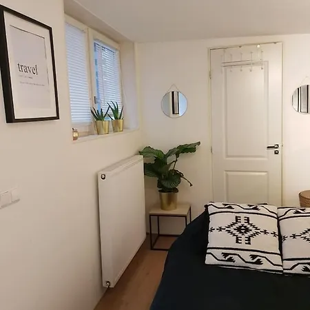Tiny Cocoon - Studio In The Center - Cocoon * Amsterdam